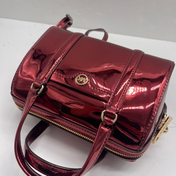 MICHAEL KORS Jet Set Sm Metallic Convertible Crossbody Duffle XBODY
Cherry
NWT - Picture 6 of 16